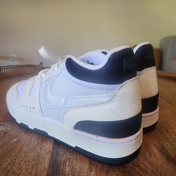 Nike Attack x Social Status Summit White Sneakers DZ4636-100 Mens Size 9 - Picture 4 of 14